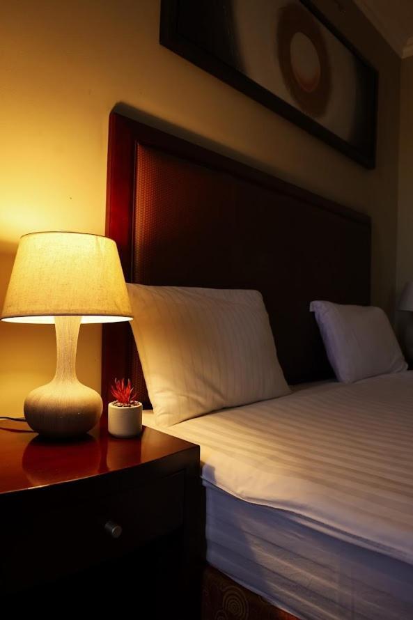 Boutique Hotel Igmas, Prishtina Pristina Kültér fotó
