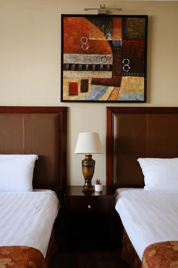 Boutique Hotel Igmas, Prishtina Pristina Kültér fotó